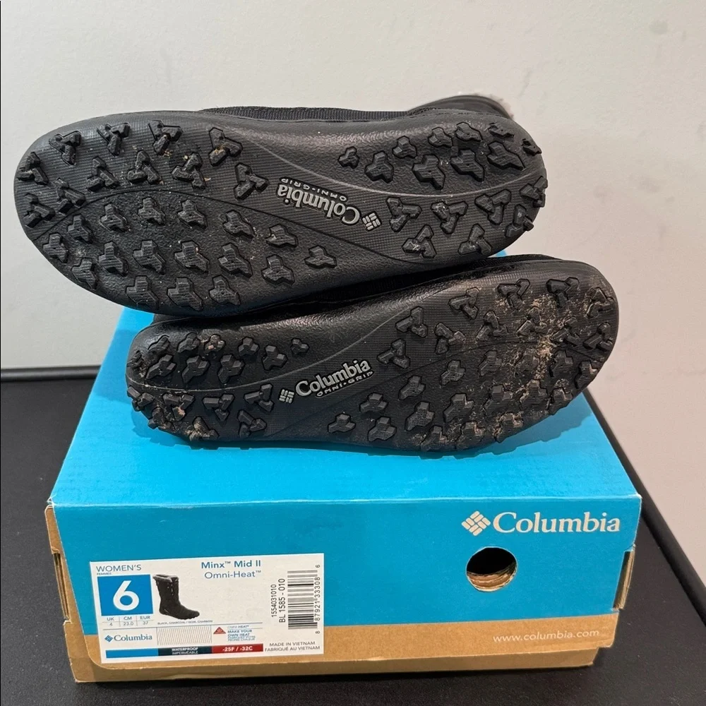Columbia Women's Black Quilted Winter Boots Minx Mid II Omni-Heat Size 6 Box EUC